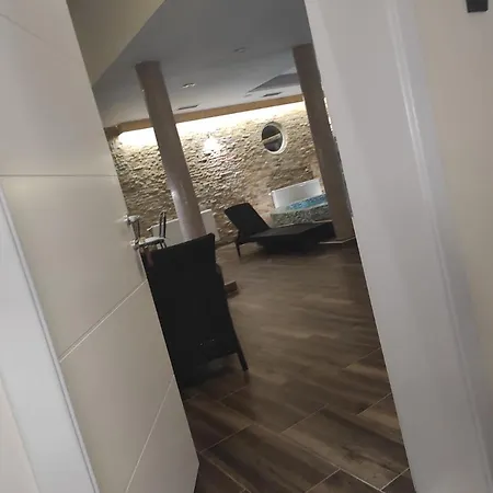 V & V Villa *